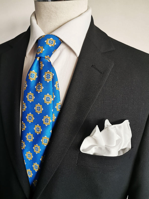 Corbata azul con cuadros geometricos mostazas - DiversoMen